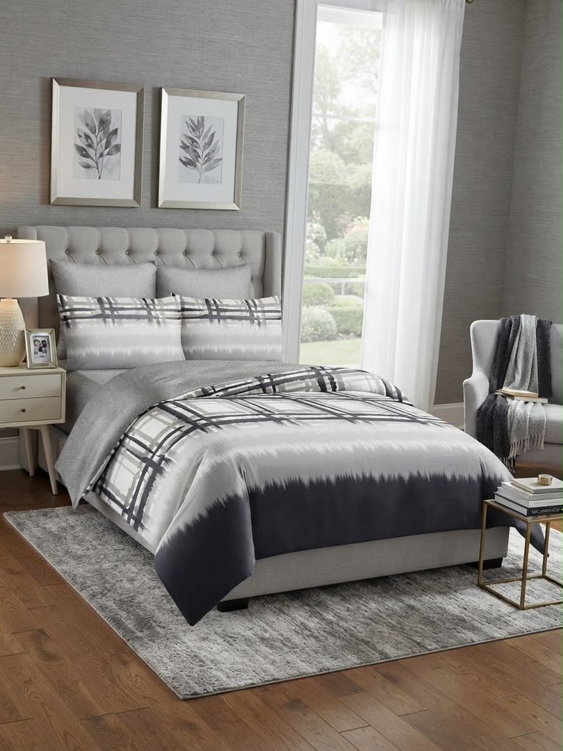 Modern Charcoal Grey Plaid Gradient 4-Piece Duvet Set (6by6) – 1 Duvet, 1 Bedsheet, 2 Pillowcases